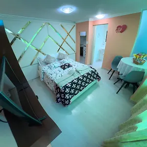Gold House Plata Hotel del amor